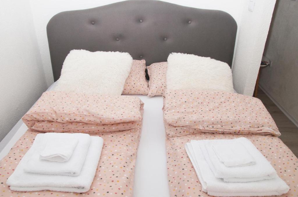 Bistrik Rose Apartment - 3