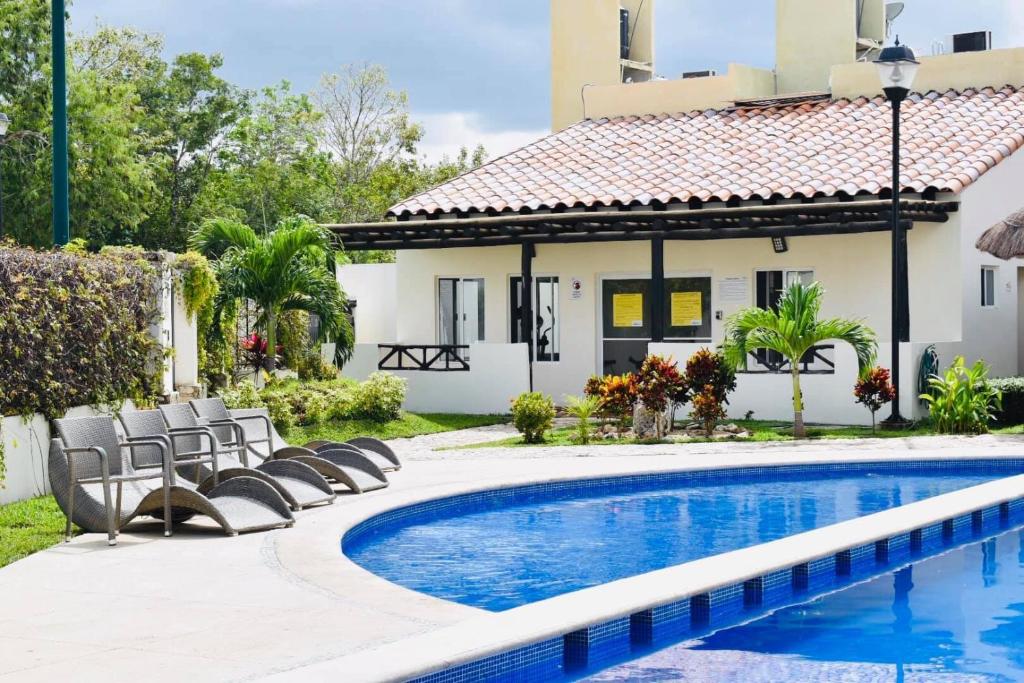 Real Ibiza Plus by Hotel Colibri Creel, Playa del Carmen