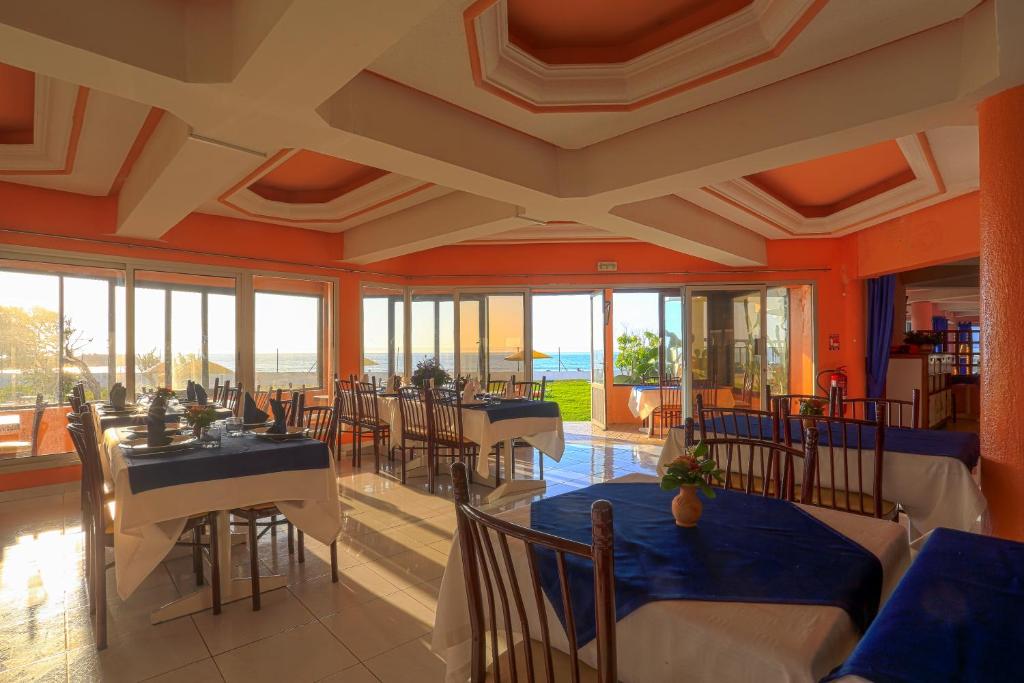 Restaurant, UMH Tarik Hotel in Tangier