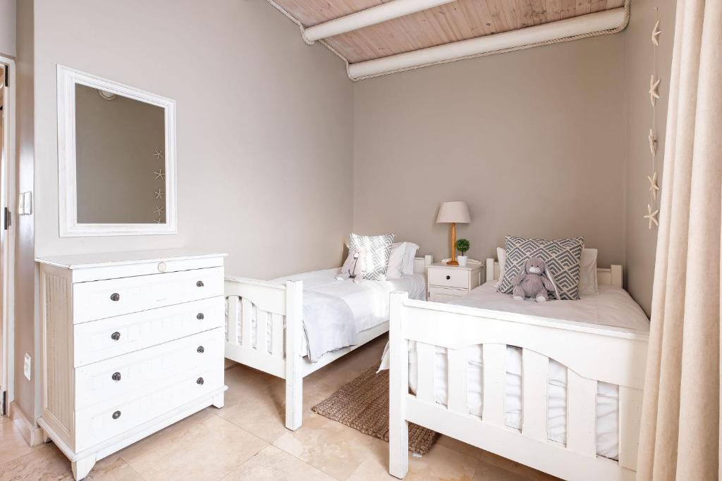 Na Genoeg Holiday Home photo