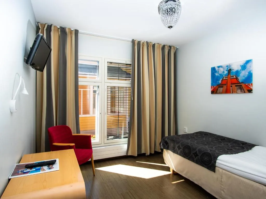 Hotel Jahtihovi，位于库奥皮奥的酒店