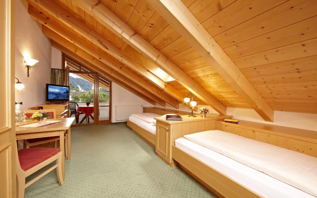 Hotel Schatten photo