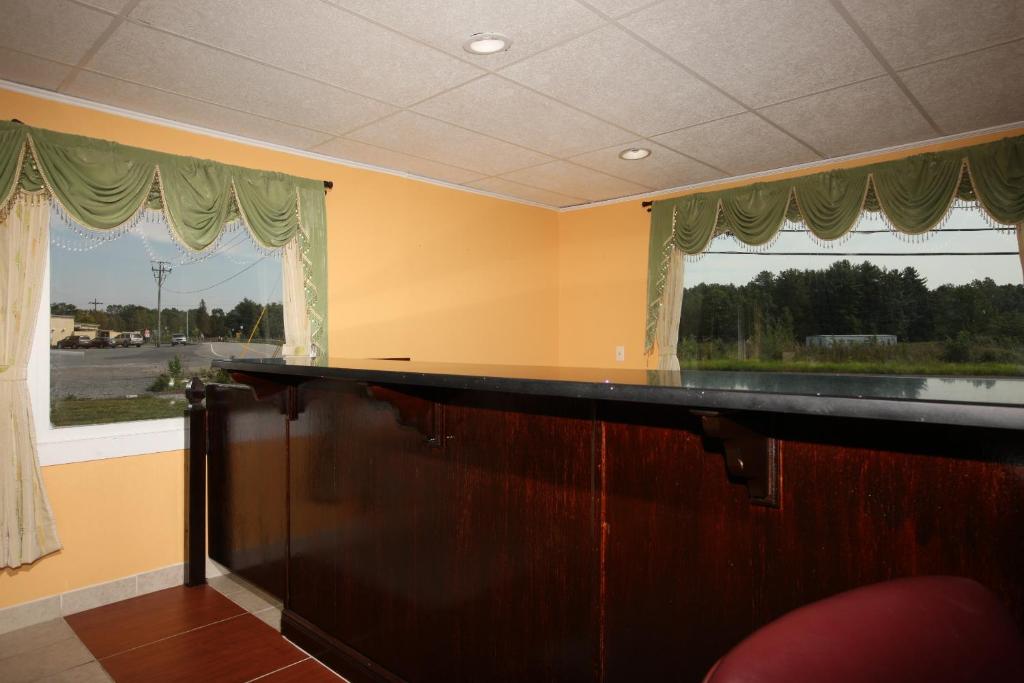 Days Inn by Wyndham Queensbury/Lake George photo