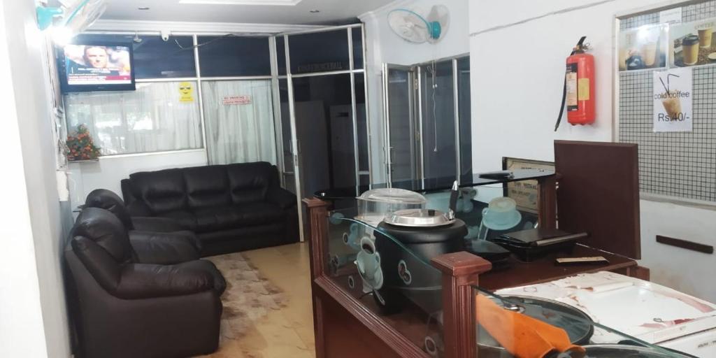 Anandan Tourist Home photo