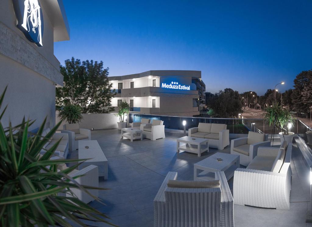 Hotel Meduza Estival photo
