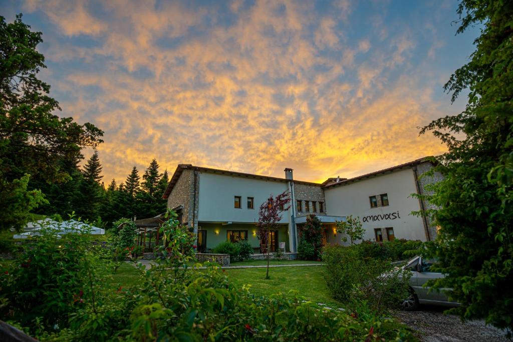 Anavasi Mountain Resort photo
