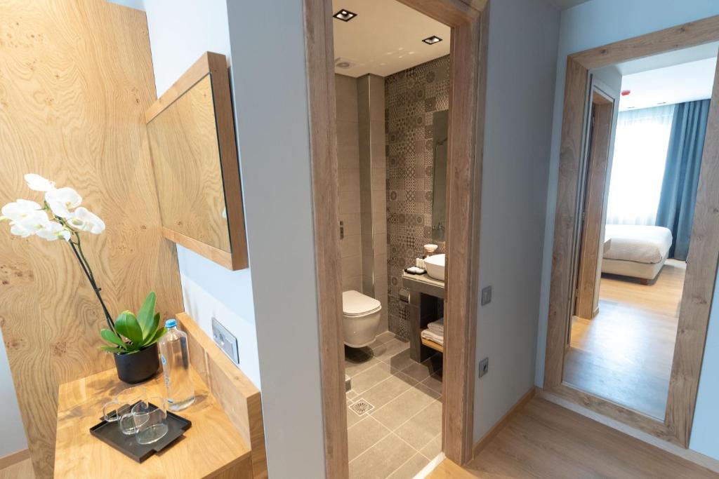 Grand Port Suites photo