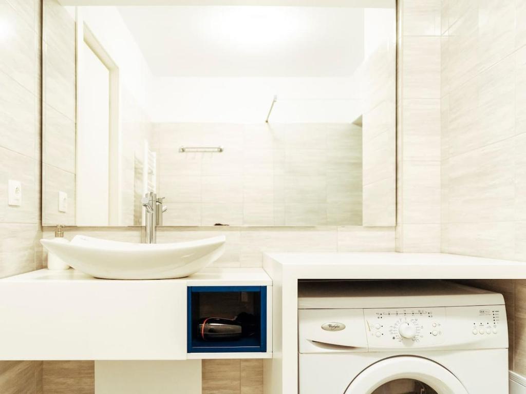 Parliament Pearl- Bucharest Old Town apartment photo