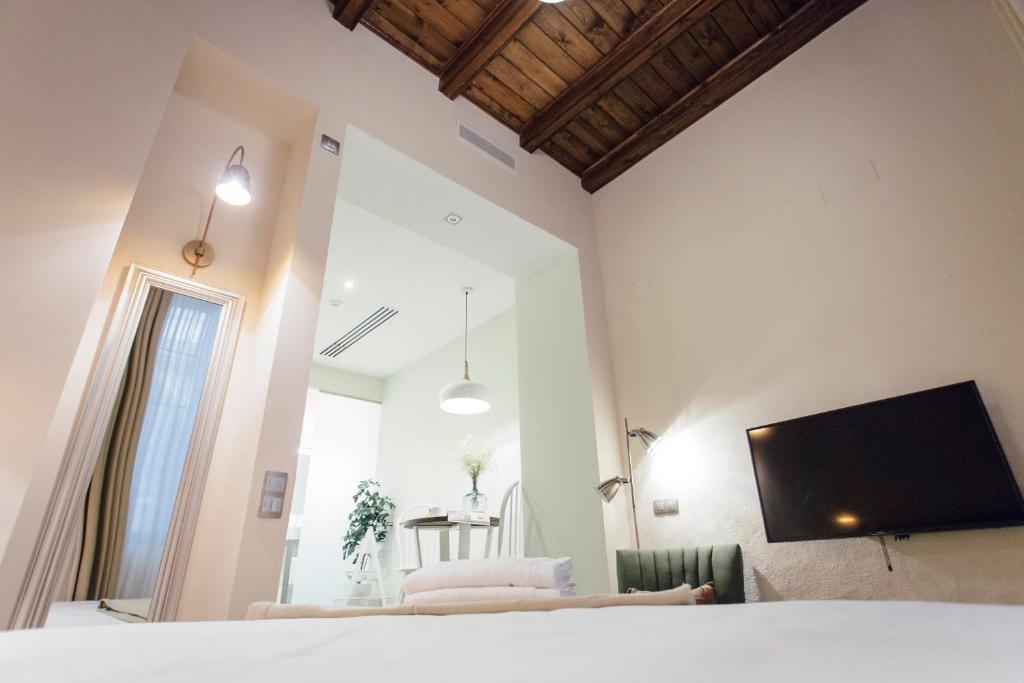 One&Lux Byron Suites photo