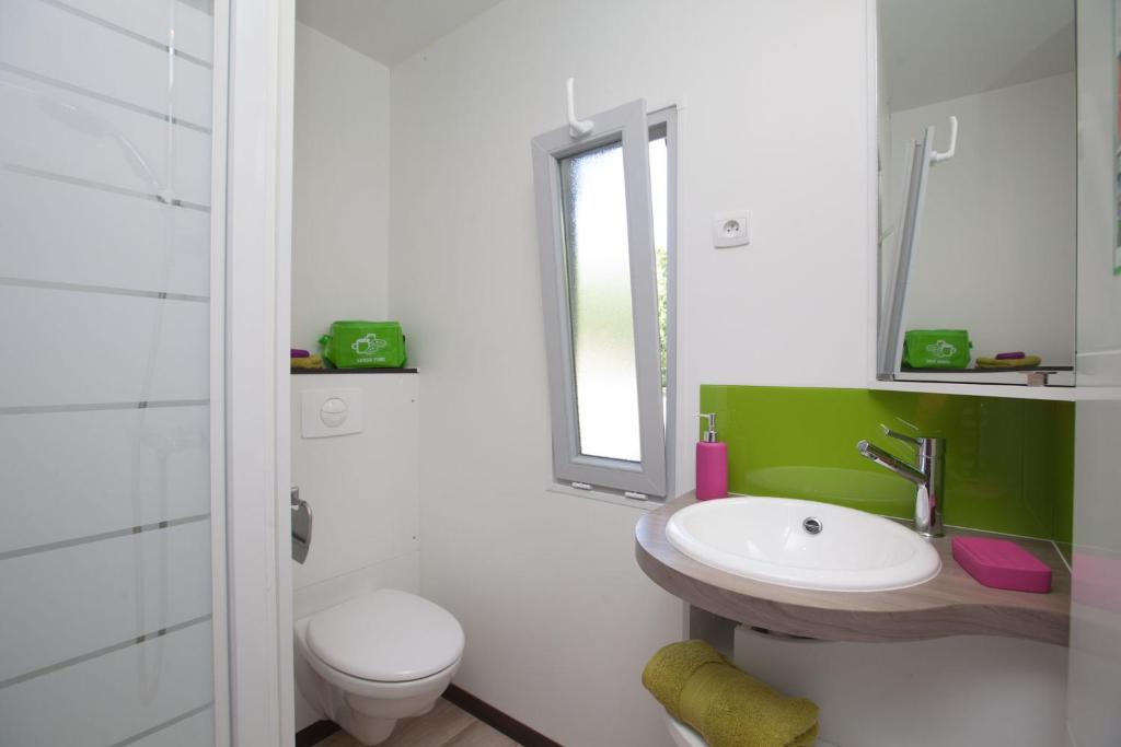 Stay at Mobil home Domaine de Soulac in Nouvelle-Aquitaine, France photo 2