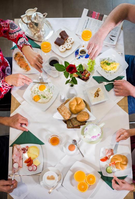 Food and beverages, Hotel Garni Sohler in Villach