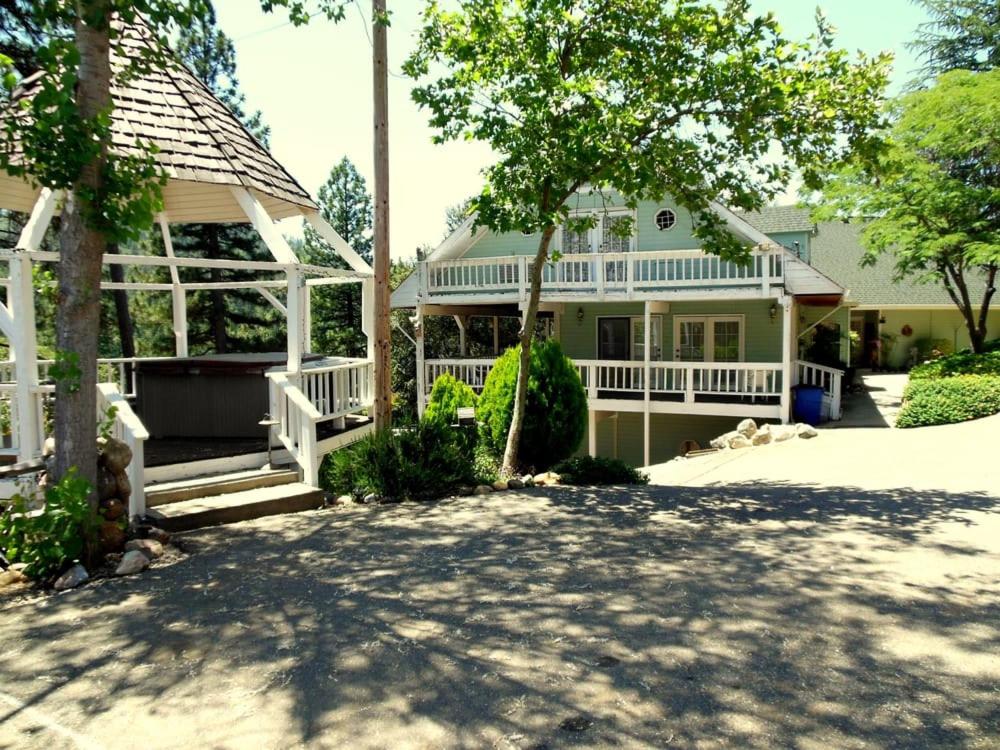 Berkshire Inn — Hotel in Groveland (CA)