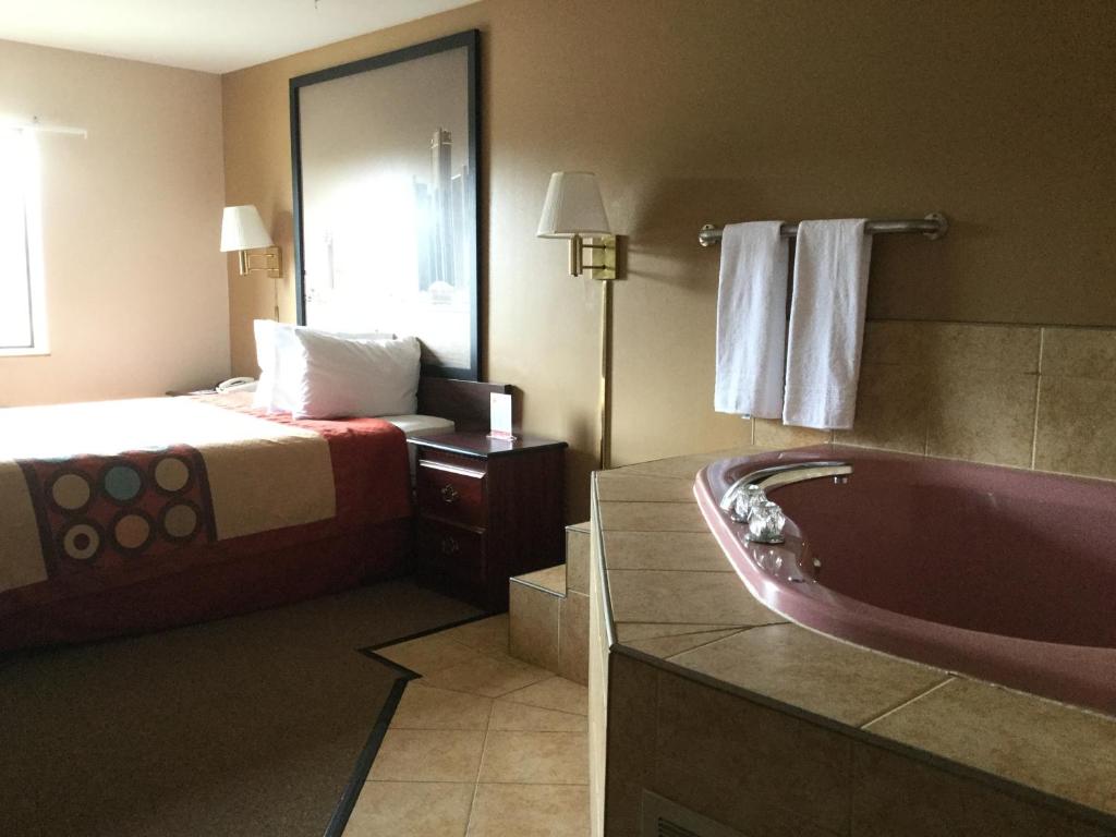 Super 8 By Wyndham Imlay City photo