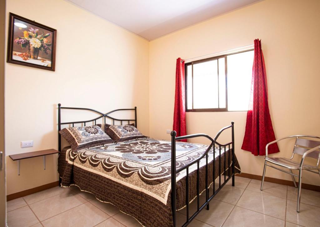 Flor de Katty Hostel Airport — Hotel in Alajuela