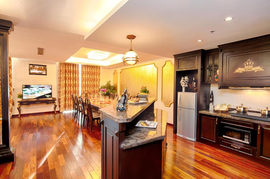 더 미라 호텔 옥상 바 또는 수영장