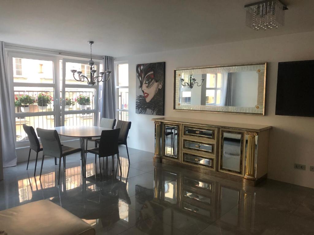 Luxurious 2 Bedroom Apartment Old City - 2