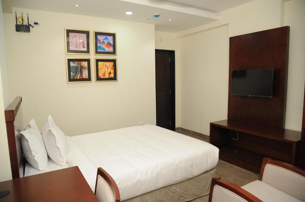 STAY BAY SERVICE APARTMENTS photo