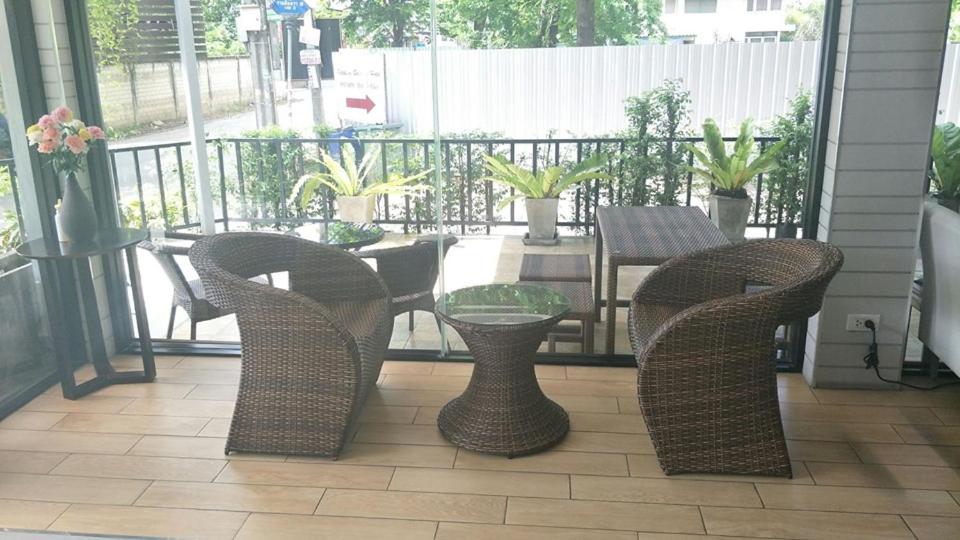 Facilities, Petchsiri Boutique Room in Bangkok
