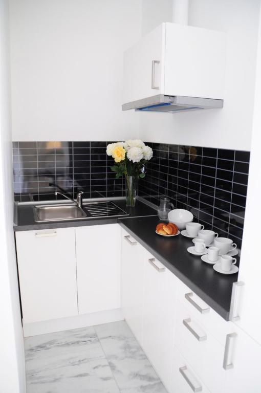 Little rHome Suites Bed and Breakfast 5