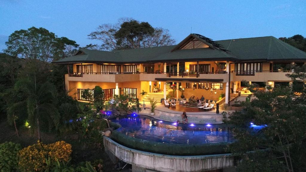 Villa Nimbu, Mal País