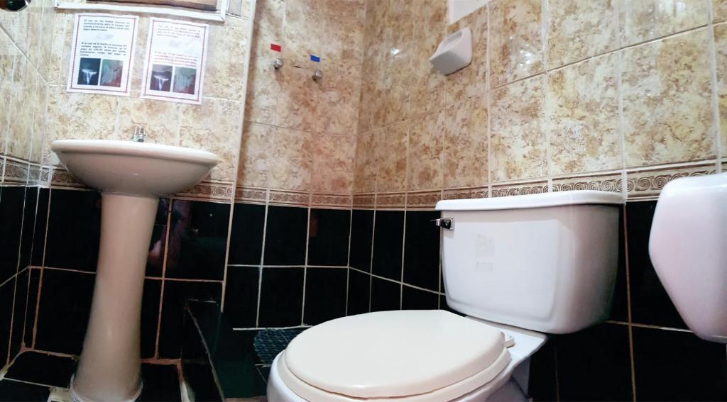 Hostal Comarca Imperial photo