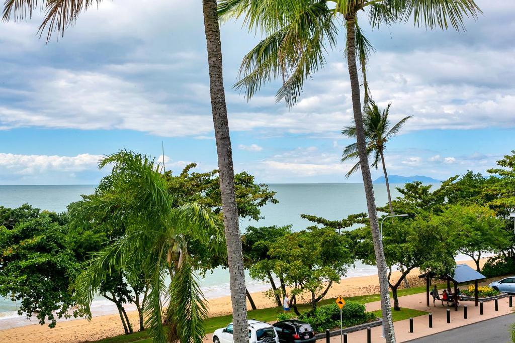 Cairns Beachfront Apartments on Trinity Beach Additional