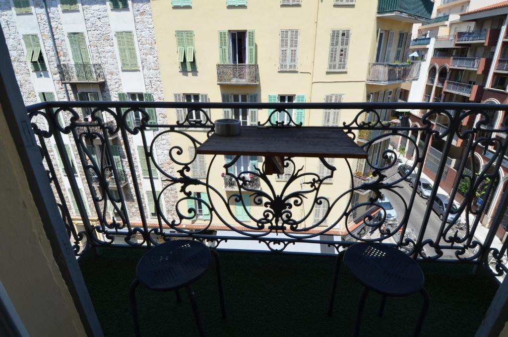 Appartement 5 personnes Quartier Riquier a Nice photo