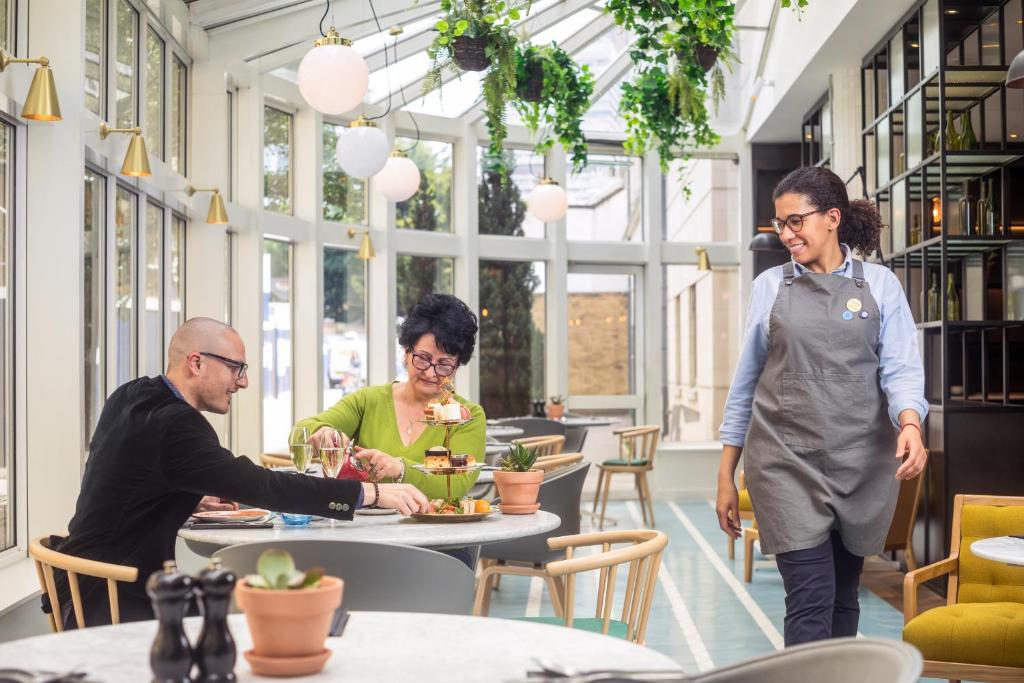 อาหารและเครื่องดื่ม