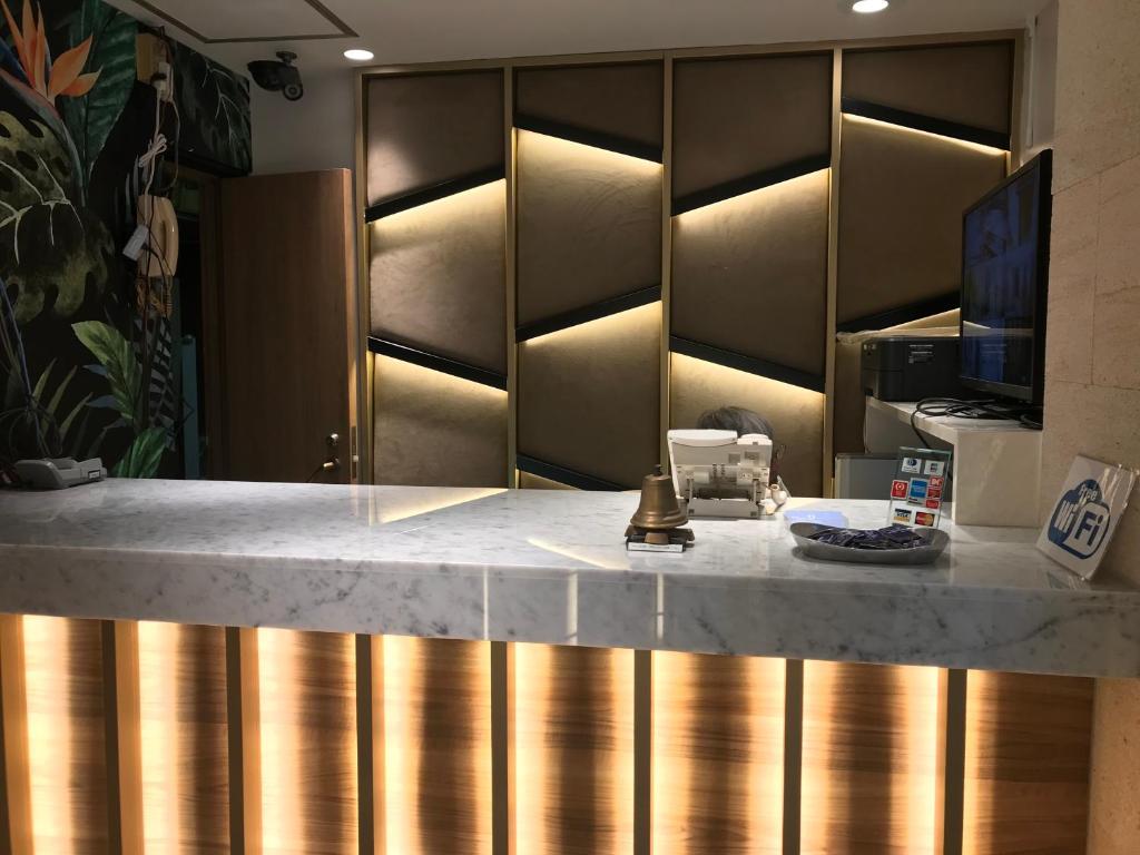City Hotel Southern Cross photo