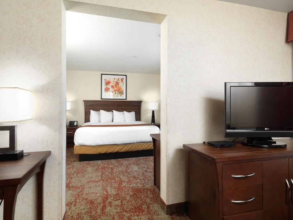 Crystal Inn Hotel & Suites - Salt Lake City Photo 22