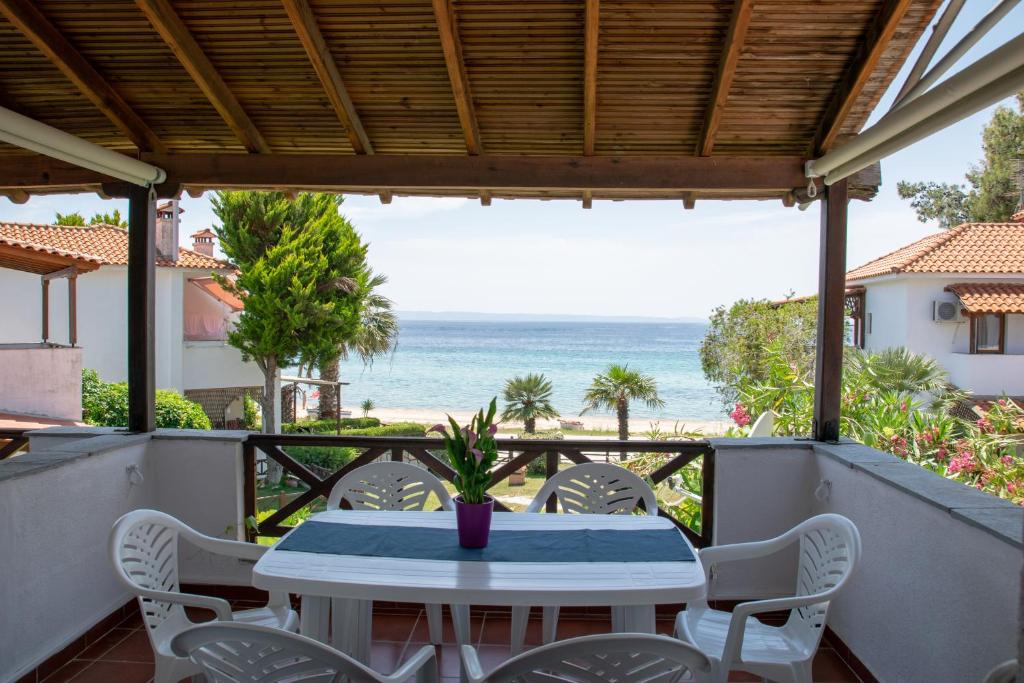 Alexger Beach Front Deluxe house — Hotel in Chalkidiki