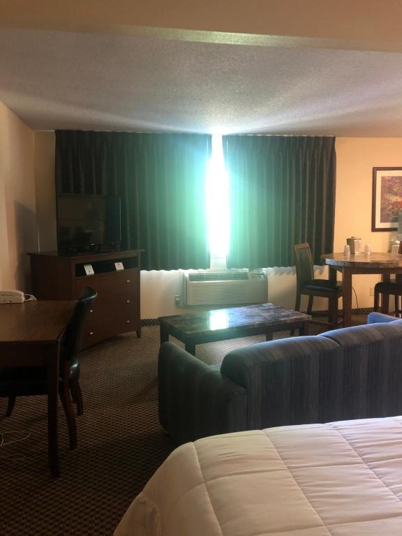 GuestHouse Inn & Suites Eugene/Springfield Photo 12