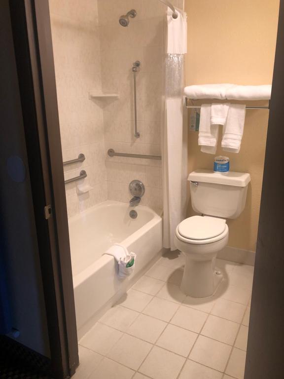 GuestHouse Inn & Suites Eugene/Springfield Photo 15