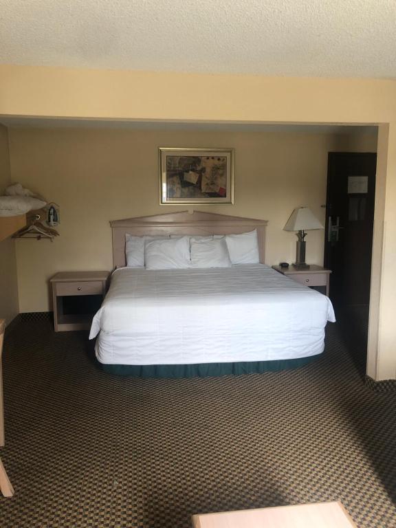 GuestHouse Inn & Suites Eugene/Springfield Photo 17