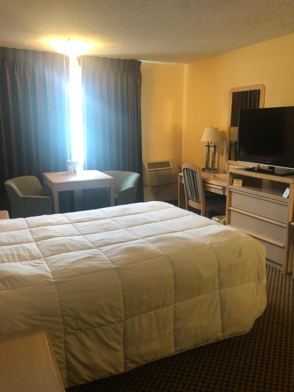 GuestHouse Inn & Suites Eugene/Springfield Photo 30
