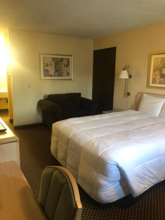 GuestHouse Inn & Suites Eugene/Springfield Photo 31