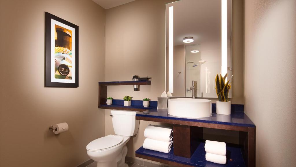 GLo Best Western Nashville Airport West photo