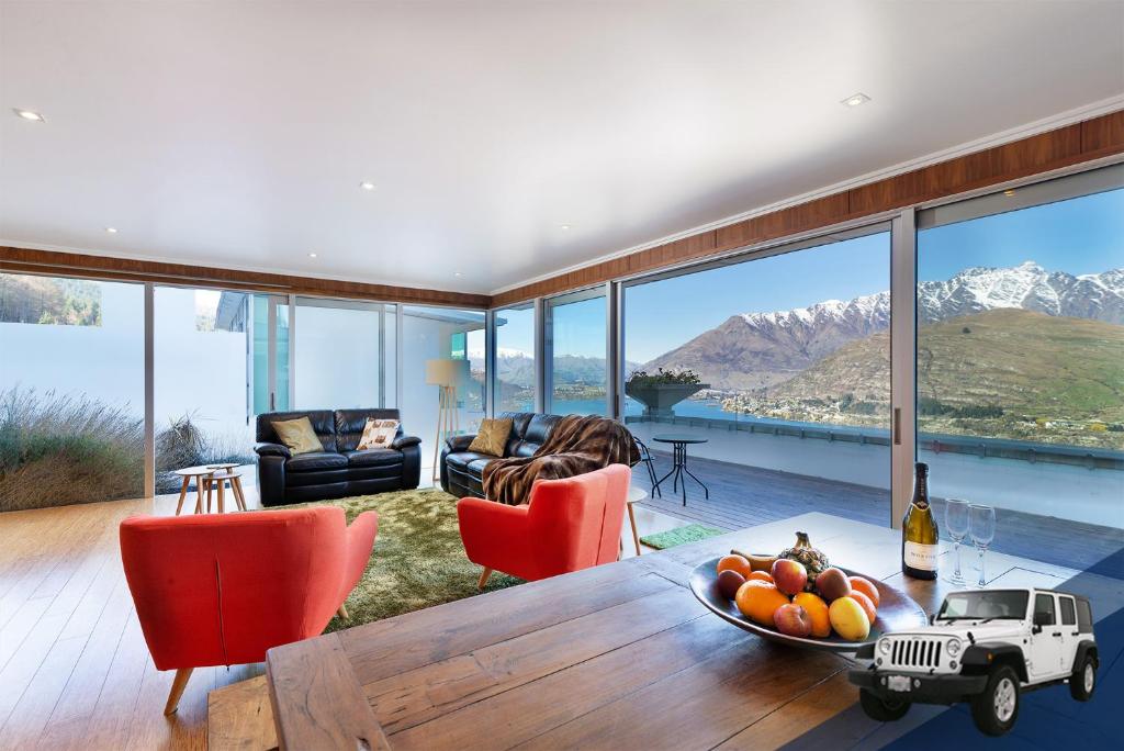Luxe Home on the Hill — Hotel in Queenstown