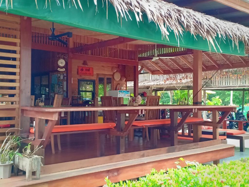 Restaurant, Suntisook Resort in Phang Nga