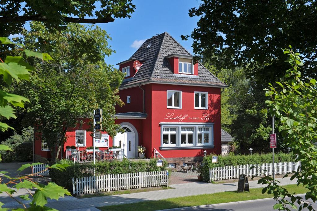 Leutloff's am See photo