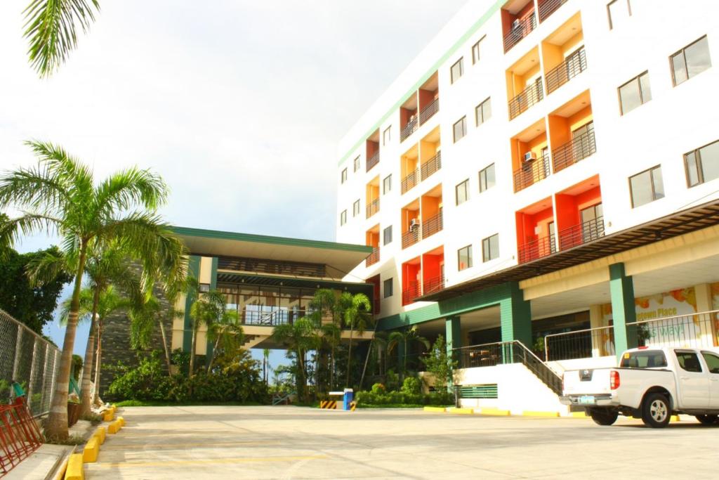 The Uptown Place Condominium — Hotel in Iloilo