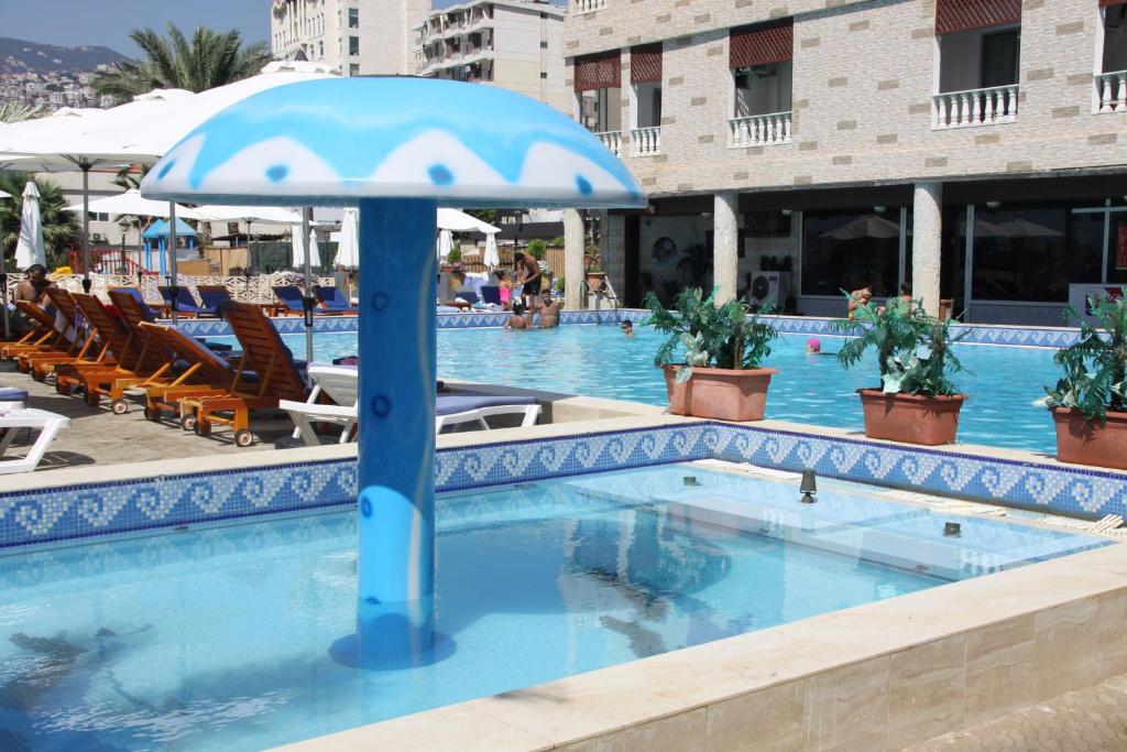 Swimming pool
