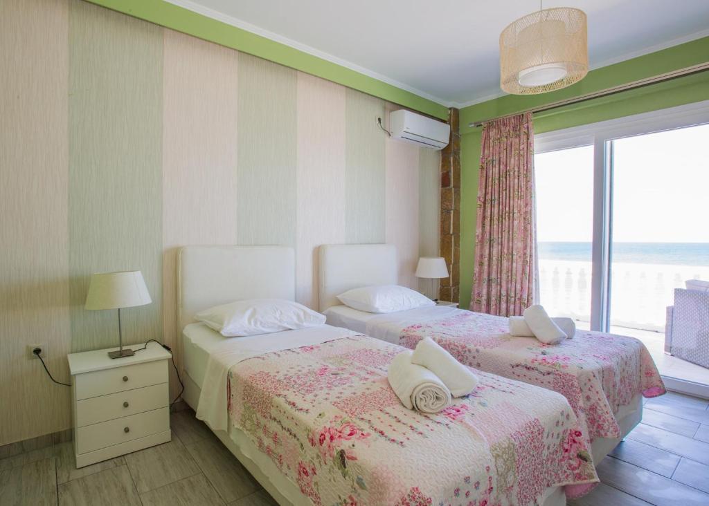 Laura Beach House — Hotel rooms in Alykes, Ionian Islands