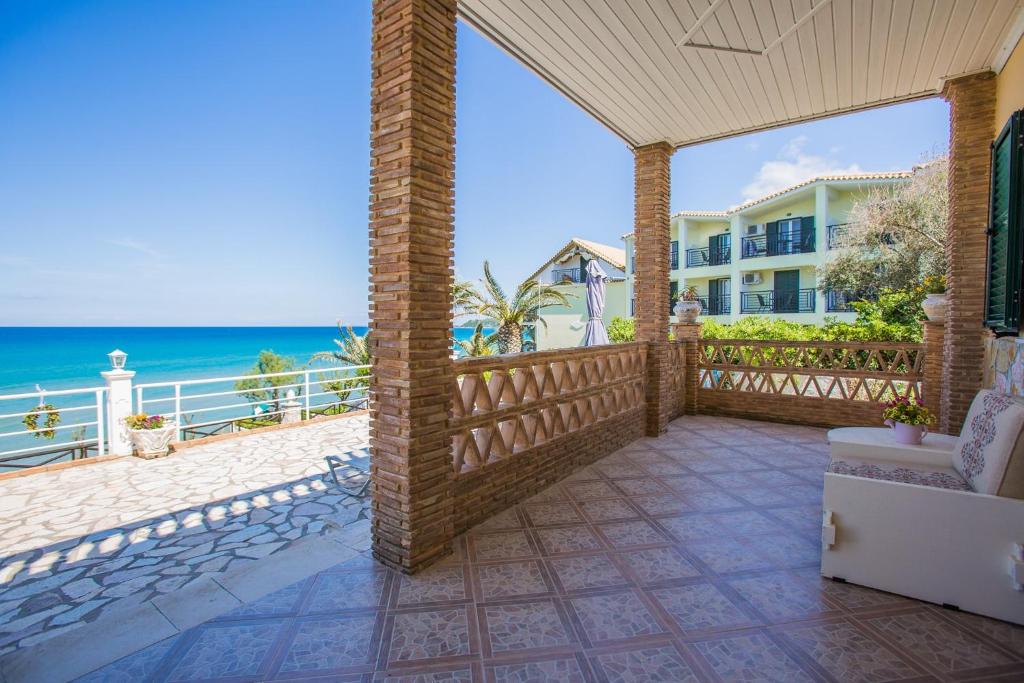 Laura Beach House — Beach in Alykes, Ionian Islands