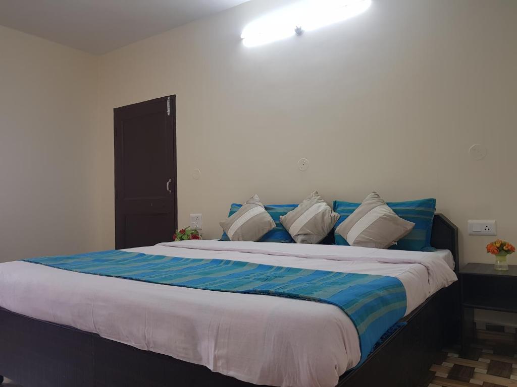 Aditya Homestay Dalhousie photo