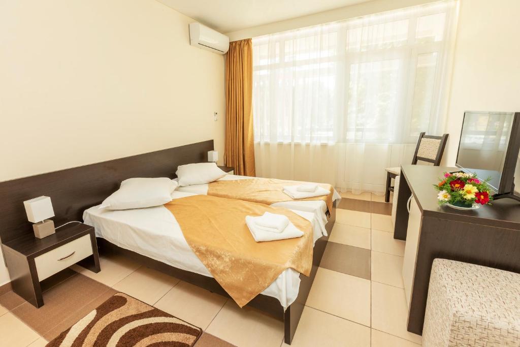 Hotel Dacia photo