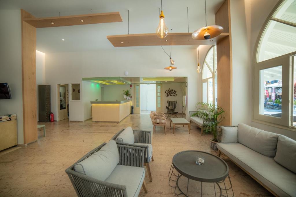 Hotel Alkionis — Hotel building in Moraitika, Ionian Islands