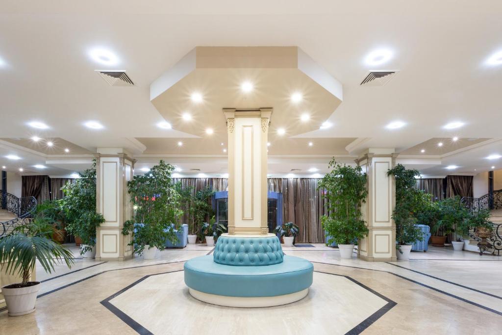 Tiara Beach - All Inclusive — Hotel building in Sunny Beach, Burgas Region