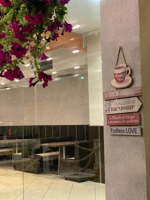 Persani Hotel-Free Parking photo