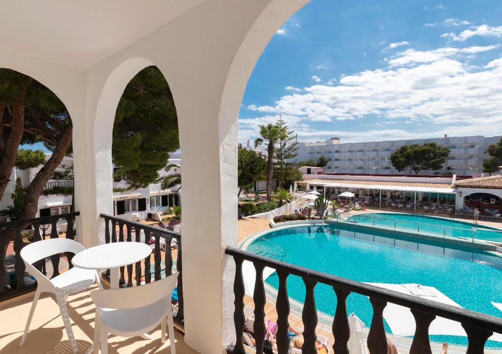 Hotel Palia Dolce Farniente 3 Sup — Swimming pool in Cala d´Or, Balearic Islands